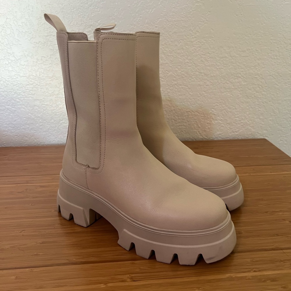 Thursday Boot Company Chunky Chelsea Platform Boots in Beige